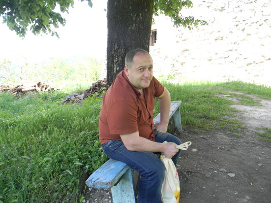  ,   Tamaz, 48 ,   