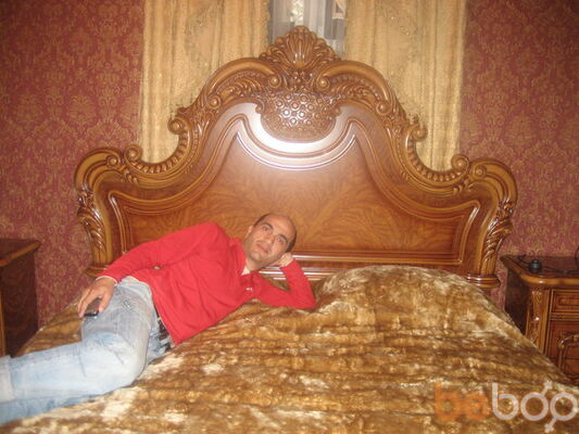  ,   Barbiko, 44 ,  