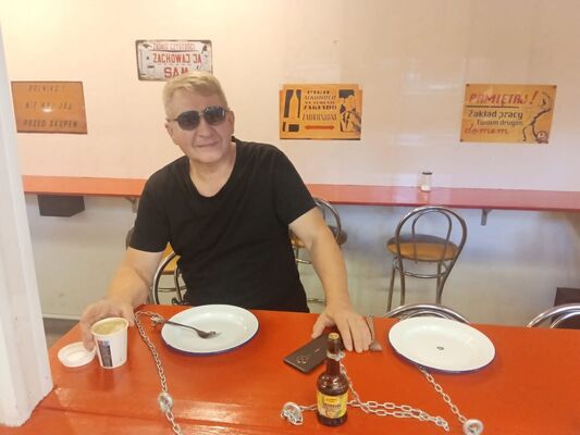  ,   Valentin, 51 ,   c 