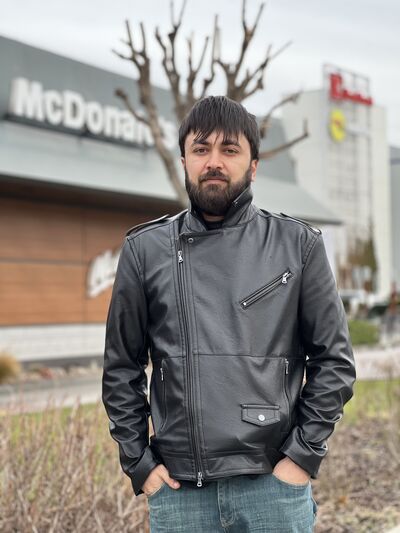  ,   Habi, 32 ,   ,   