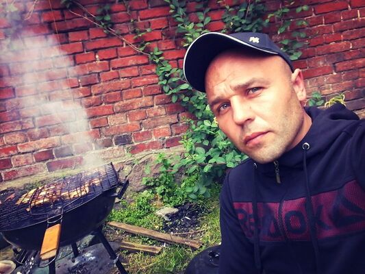  ,   Nik, 40 ,   c 