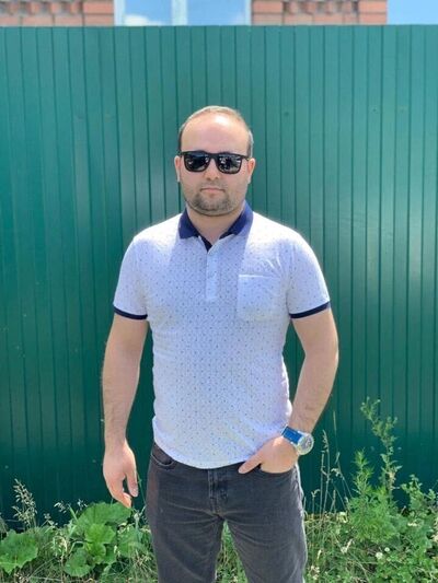  Canary Wharf,   Mustafa, 40 ,   ,   