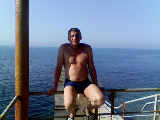  ,   Viktor, 65 ,   