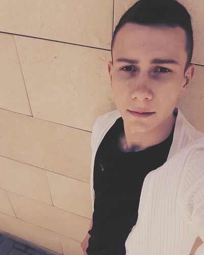  ,   Artur, 30 ,   