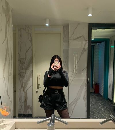  ,   Julia, 23 ,   ,   
