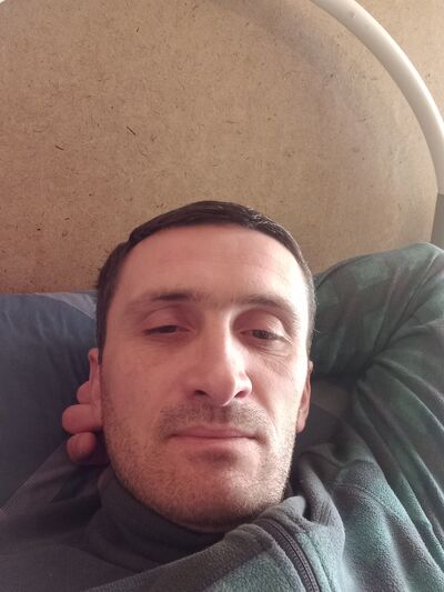  ,   Artur, 41 ,   ,   