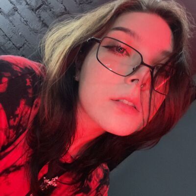  --,   Mika, 21 ,   ,   , c 