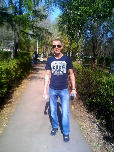  ,   Denis, 42 ,   c 