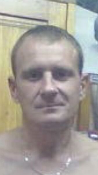  ,   Viktor, 47 ,   
