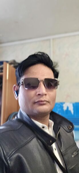  -,   Roy, 30 ,     , c , 