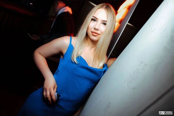  -,   Alina, 23 ,   ,   