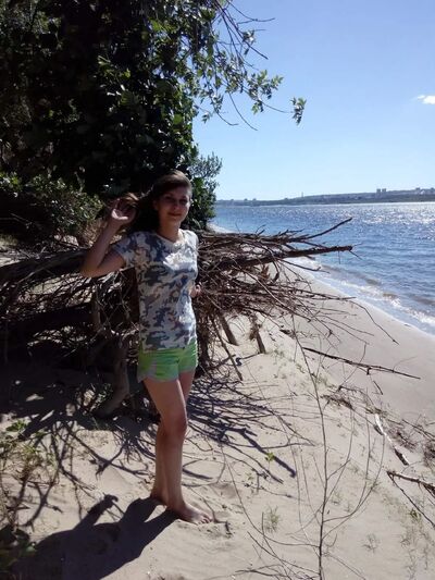  ,   Alexandra, 32 ,   c 