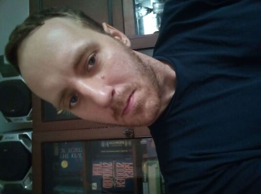  --,   Roman, 28 ,   ,   