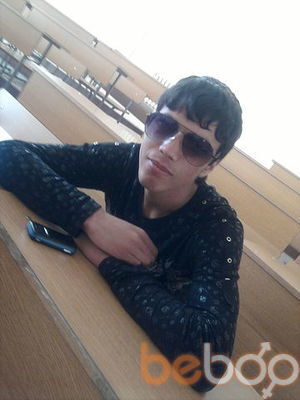  3915726  Tiko, 32 ,    