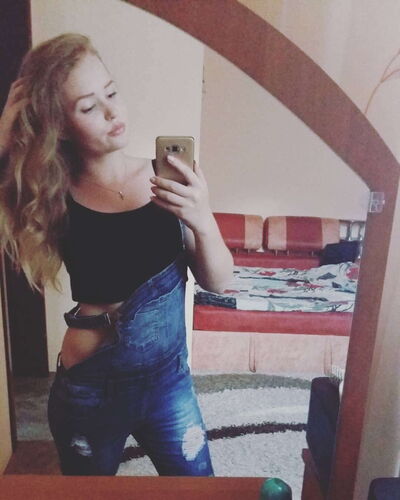  ,   Ionela, 25 ,   ,   