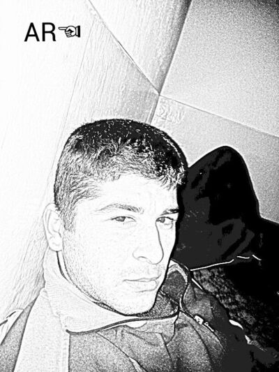  ,   Manon R, 35 ,   