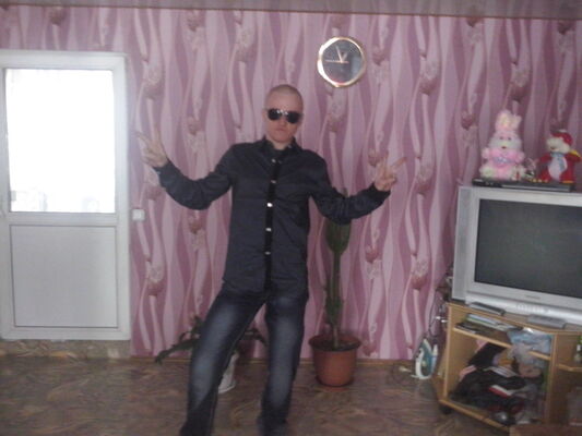  ,   Stas, 32 ,   
