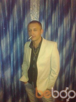  ,   Sacha, 44 ,   