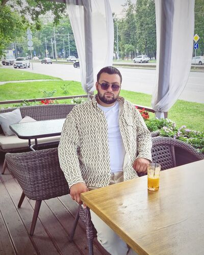  ,   AM, 24 ,  