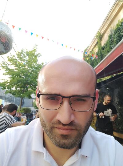  ,   Sergi, 37 ,   ,   