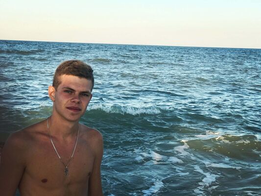  ,   Danyl, 22 ,   ,   , c 