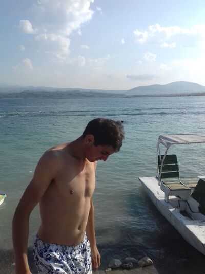  ,   Serge, 31 ,   