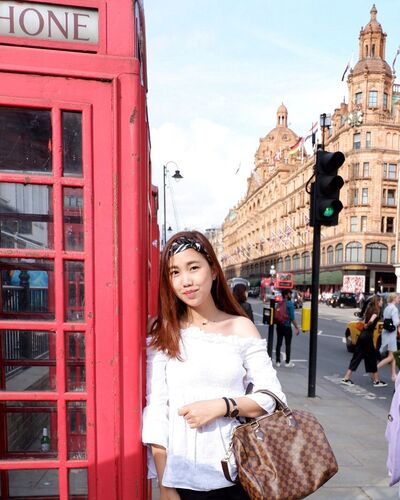  Canary Wharf,   Miss Julia, 35 ,   ,   