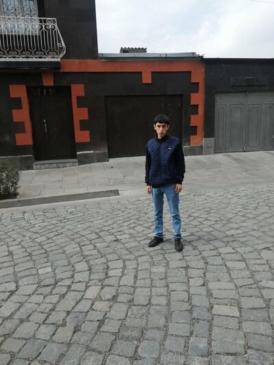  ,   Alex, 21 ,   ,   