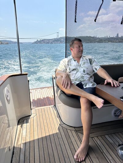  ,   Hakan, 43 ,   ,   