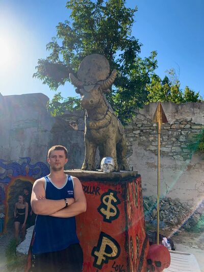  ,   Viktor, 28 ,   c , 