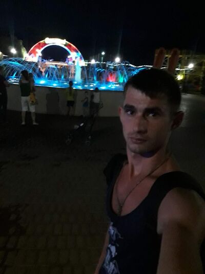  ,   Eugen, 32 ,   ,   