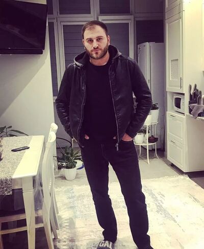  ,   Mr, 33 ,   ,   