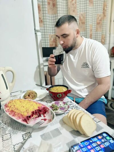  ,   Stefan, 32 ,   ,   