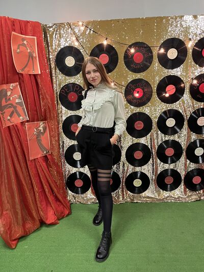  ,   Yuliana, 29 ,   c 