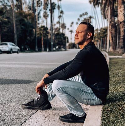  Frankfurt am Main,   Robins, 56 ,   ,   , c , 