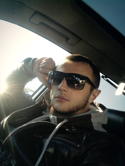  ,   Pavel, 33 ,   