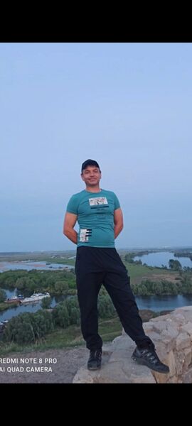   ,   Anatolui, 48 ,   ,   