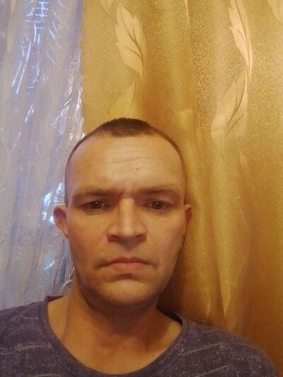  ,   Viktor, 44 ,   ,   