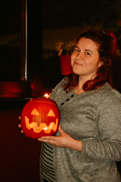  ,   Maria, 21 ,   ,   