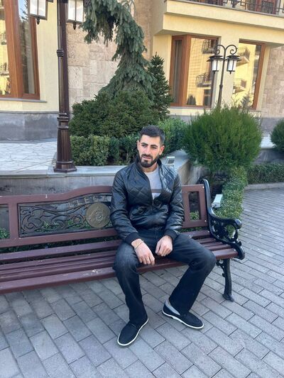  ,   Armen, 31 ,   ,   