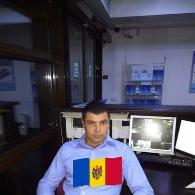  ,   Leo, 32 ,   ,   