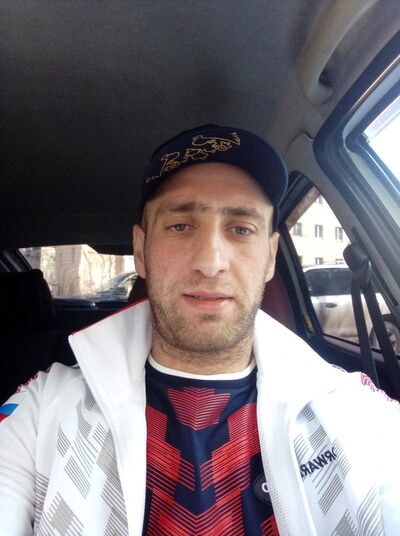  ,   Levon, 35 ,   ,   