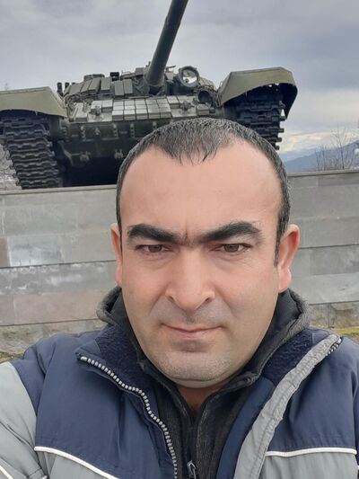  ,   Erik, 41 ,   ,   