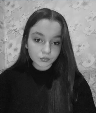  ,   Viktorija, 18 ,   