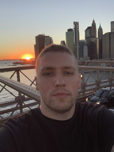  New York City,   Artur, 27 ,   ,   