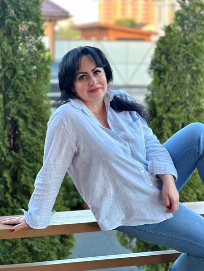  ,   Elena, 48 ,   c 