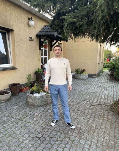  Bytom,   , 40 ,   ,   