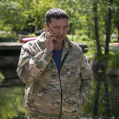  -,   Alexander, 40 ,   ,   , c 