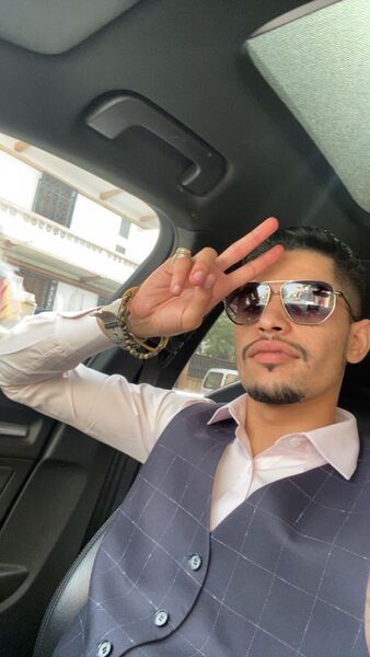  ,   Lalou, 25 ,   ,   