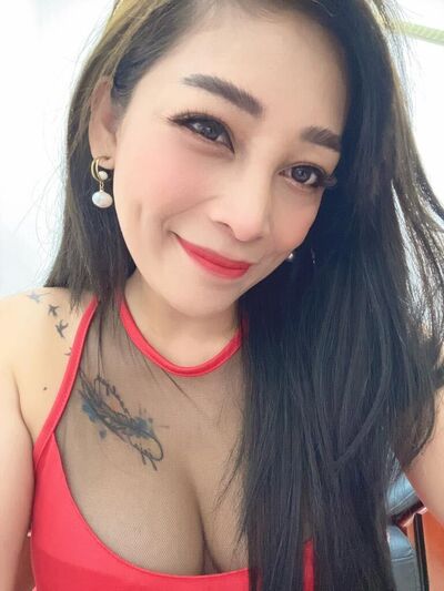  ,   Lola, 41 ,   ,   